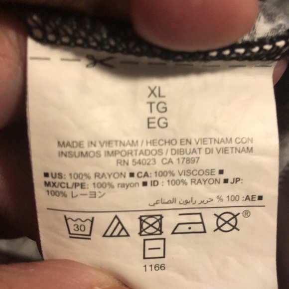 Old Navy, Sleeveless Top - Picture 5 of 6